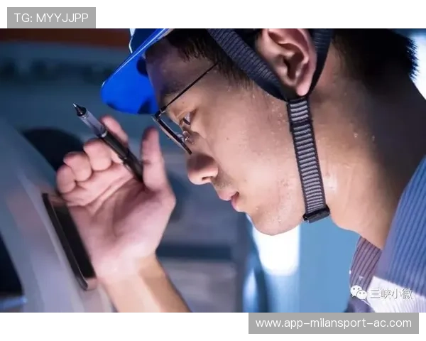 “团队坚守：幕后英雄的坚韧守护”，团队的守护者